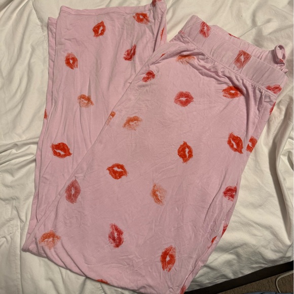 SKIMS NWT Cherry Blossom Lipstick Print Sleep Pants - Picture 6 of 9